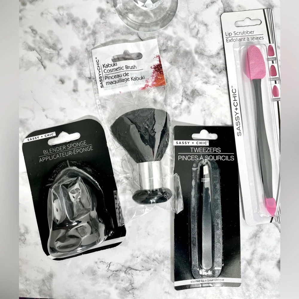 Sassy + Chic Makeup Organizer NWT